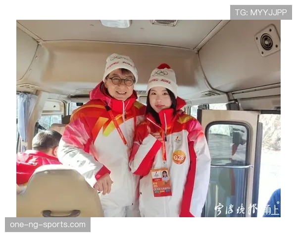 杨倩训练完顺手拿个奥运金牌，回家还能辅导弟弟写作业？